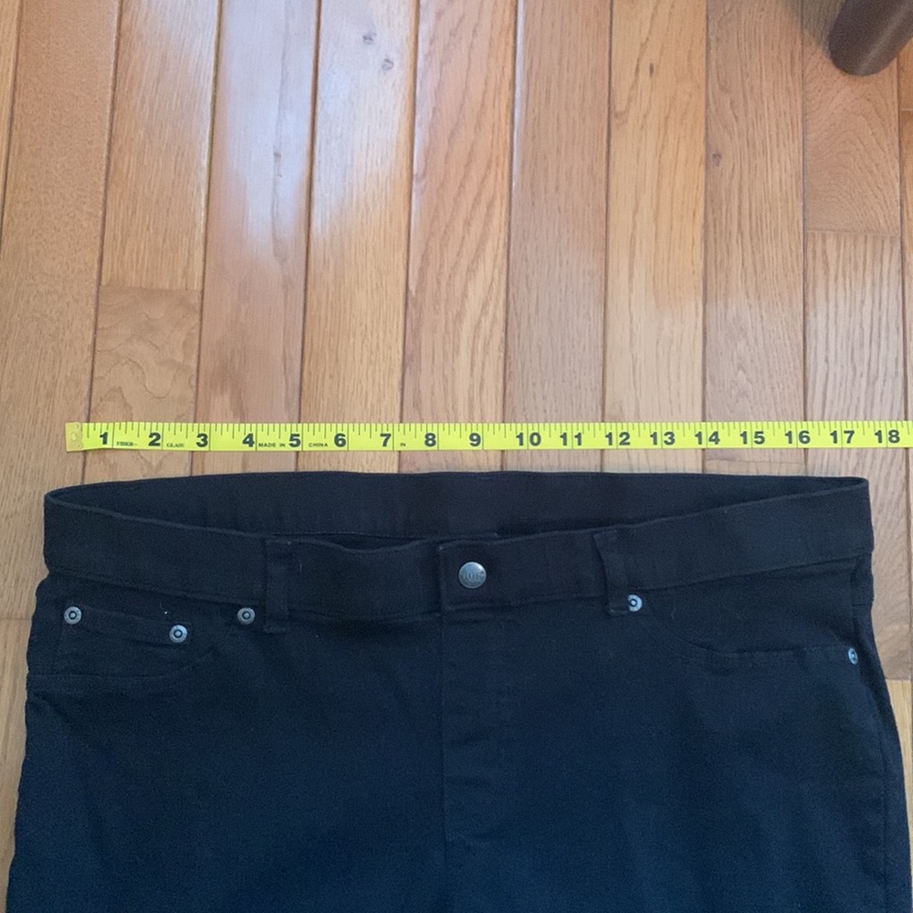 HUE Distressed Jeans (Black) - Picture 10 of 13